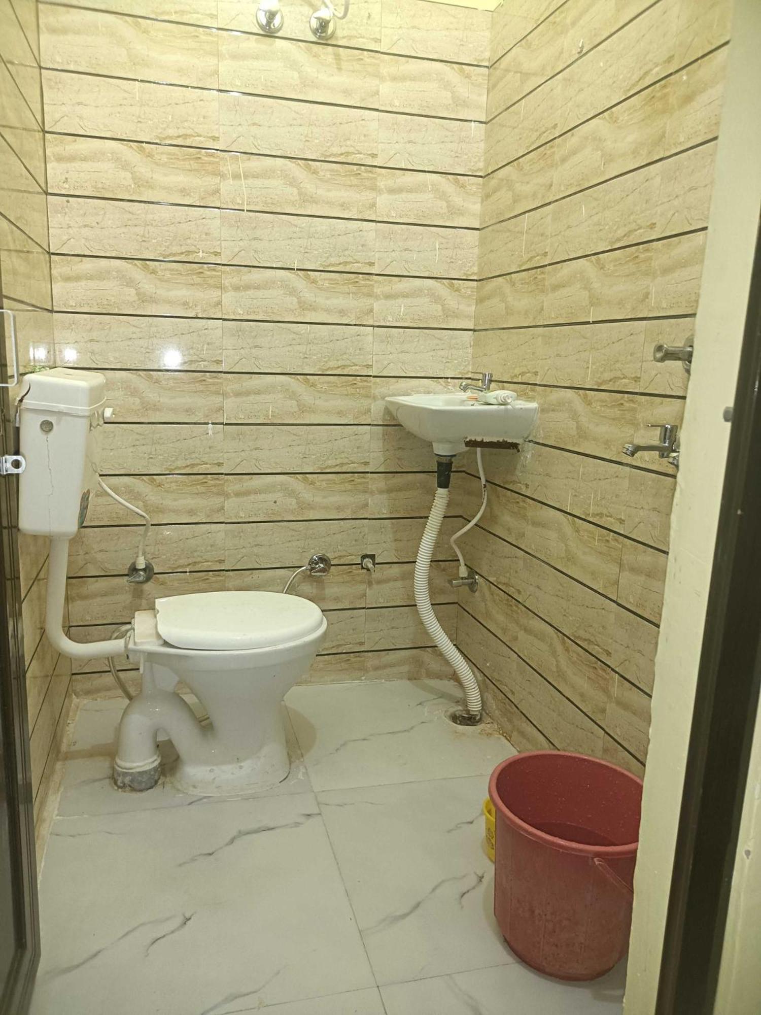 Hotel O Gracious Inn Lucknow Zewnętrze zdjęcie
